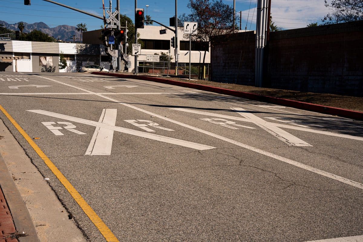 Traffic Paint vs. Thermoplastic: The Definitive Guide to Florida Pavement Markings